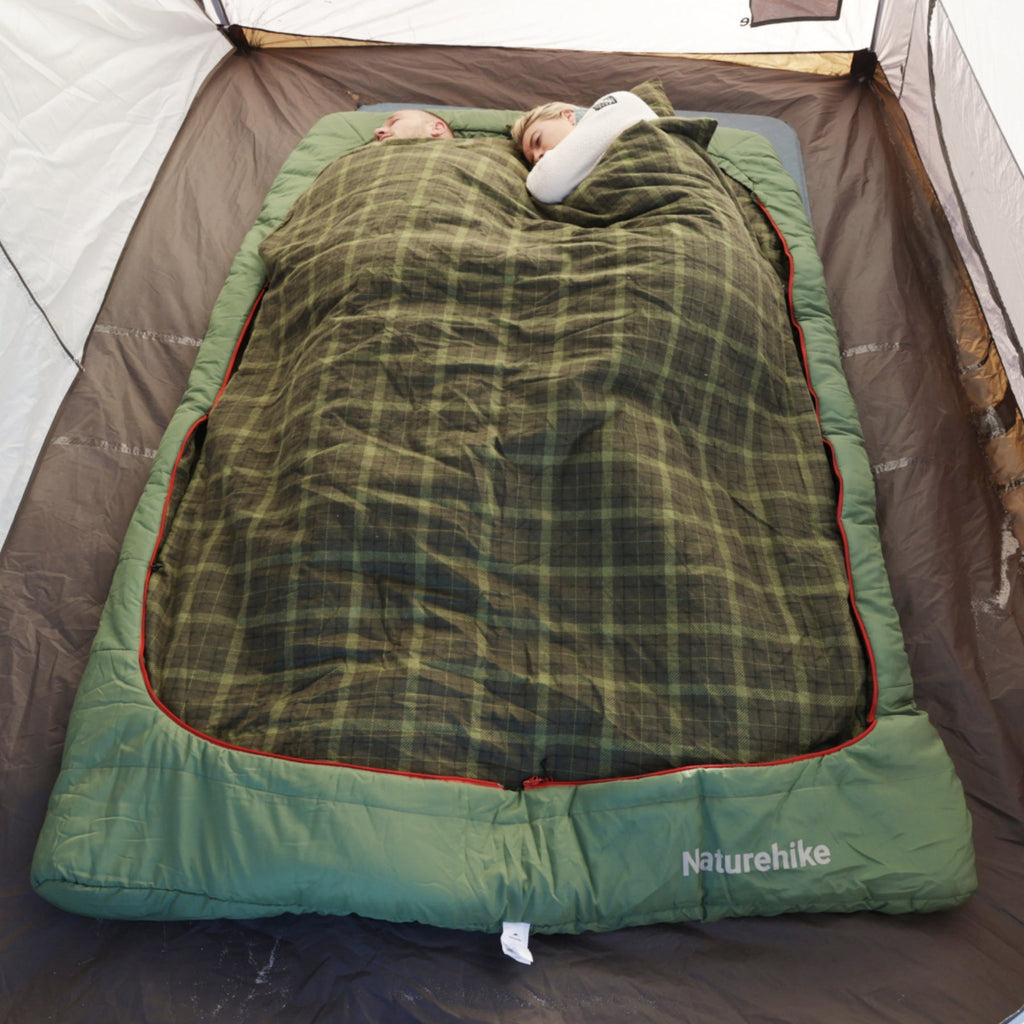 حقيبة نوم مزدوجة Naturehike Akino مقاس 220x160 - أخضر شبتي